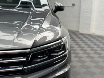 Volkswagen Tiguan 2.0 TDI BlueMotion Tech R-Line DSG 4Motion Euro 6 (s/s) 5dr
