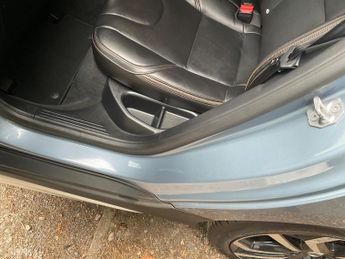 Volvo V40 Cross Country 1.5 T3 Pro Auto Euro 6 (s/s) 5dr