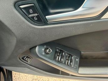 Audi A4 2.0 TDIe Technik Euro 5 (s/s) 4dr