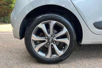 Hyundai i10 1.2 Premium SE 5dr Auto