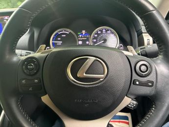 Lexus IS 2.5 300h Luxury E-CVT Euro 5 (s/s) 4dr