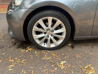 Lexus IS 2.5 300h Luxury E-CVT Euro 5 (s/s) 4dr