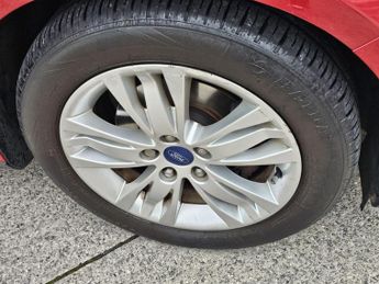 Ford Focus 1.6 TDCi ECOnetic Titanium Navigator Euro 5 (s/s) 5dr