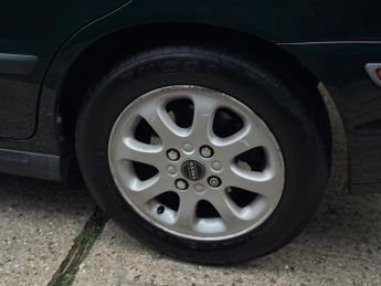 Volvo V40 1.9 SE 5dr