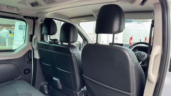 Renault Trafic 2.0 dCi LL30 Extra Minibus Double Cab 5dr Diesel EDC L2 H1 Euro 