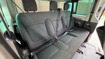 Renault Trafic 2.0 dCi LL30 Extra Minibus Double Cab 5dr Diesel EDC L2 H1 Euro 