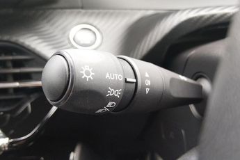 Peugeot E-208 50kWh E-Style Hatchback 5dr Electric Auto (11kW Charger) (136 ps