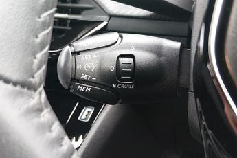 Peugeot E-208 50kWh E-Style Hatchback 5dr Electric Auto (11kW Charger) (136 ps