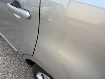 Nissan Note 1.6 16V Tekna Auto Euro 4 5dr