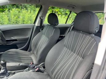 Vauxhall Corsa 1.4i 16v Club 5dr