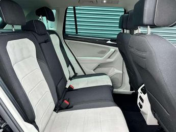 Volkswagen TIGUAN 1.5 Tiguan Elegance TSi Semi-Auto 5dr