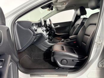 Mercedes-Benz A Class 1.5 A180d Sport (Premium) 7G-DCT Euro 6 (s/s) 5dr