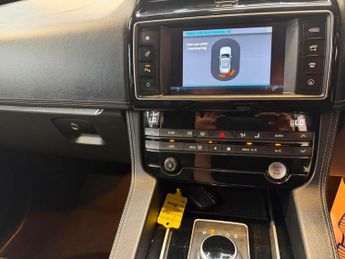 Jaguar F-PACE 2.0 P250i R-Sport Auto AWD Euro 6 (s/s) 5dr