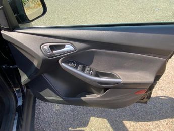 Ford Focus 1.6 Titanium Navigator Powershift Euro 5 5dr