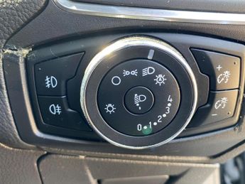 Ford Focus 1.6 Titanium Navigator Powershift Euro 5 5dr