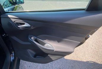 Ford Focus 1.6 Titanium Navigator Powershift Euro 5 5dr