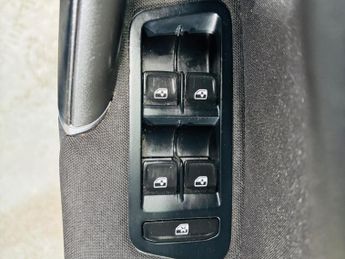 Volkswagen Golf 2.0 TDI SE Nav DSG Euro 6 (s/s) 5dr