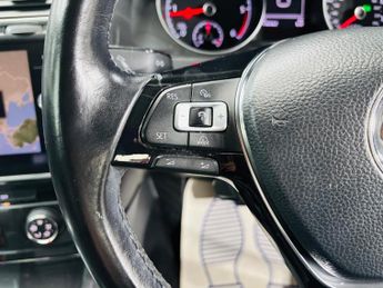 Volkswagen Golf 2.0 TDI SE Nav DSG Euro 6 (s/s) 5dr