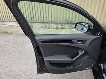Audi A4 Avant 2.0 TDI Black Edition Euro 5 (s/s) 5dr