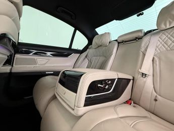 BMW 7 Series 3.0 730d M Sport Auto xDrive Euro 6 (s/s) 4dr