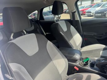 Ford Focus 1.0T EcoBoost Zetec S Euro 5 (s/s) 5dr