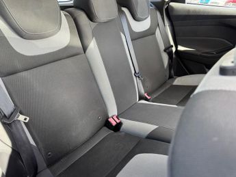 Ford Focus 1.0T EcoBoost Zetec S Euro 5 (s/s) 5dr