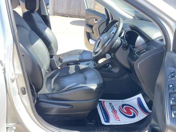 Hyundai ix35 2.0 CRDi Premium Auto 4WD Euro 5 5dr