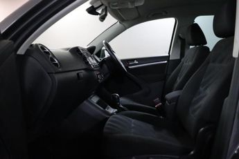 Volkswagen Tiguan 2.0 TDI BlueMotion Tech Match DSG 4WD Euro 5 (s/s) 5dr