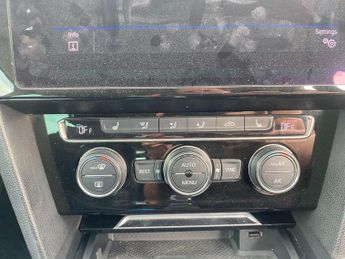 Volkswagen Passat 2.0 TDI BlueMotion Tech SE Estate 5dr Diesel DSG Euro 6 (s/s) (1