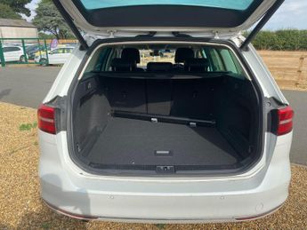 Volkswagen Passat 2.0 TDI BlueMotion Tech SE Estate 5dr Diesel DSG Euro 6 (s/s) (1