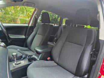 Toyota RAV4 2.5 VVT-h Icon Tech CVT Euro 6 (s/s) 5dr