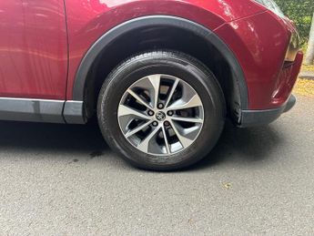 Toyota RAV4 2.5 VVT-h Icon Tech CVT Euro 6 (s/s) 5dr