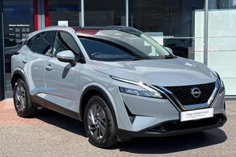 Nissan Qashqai 1.3 DIG-T (158ps) Acenta Premium [Glass Roof]