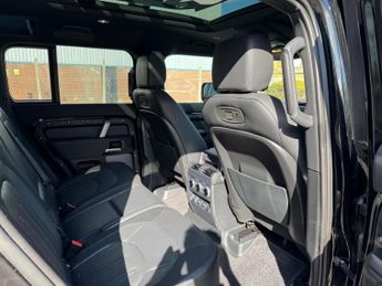 Land Rover Defender 110 3.0 D250 MHEV X-Dynamic S SUV 5dr Diesel Auto 4WD Euro 6 (s/s) (