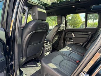 Land Rover Defender 110 3.0 D250 MHEV X-Dynamic S SUV 5dr Diesel Auto 4WD Euro 6 (s/s) (
