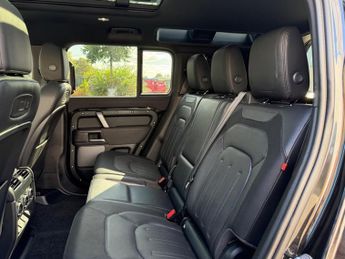 Land Rover Defender 110 3.0 D250 MHEV X-Dynamic S SUV 5dr Diesel Auto 4WD Euro 6 (s/s) (