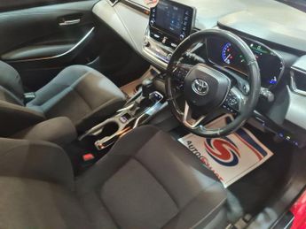 Toyota Corolla 2.0 VVT-h Design CVT Euro 6 (s/s) 5dr