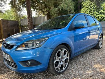 Ford Focus 1.6 Zetec Hatchback 5dr Petrol Manual (159 g/km, 99 bhp)