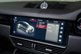 Porsche Cayenne 3.0 V6 E-Hybrid 17.9kWh TiptronicS 4WD Euro 6 (s/s) 5dr (7.2kW C