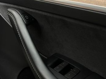 Tesla Model Y (Dual Motor) Long Range Auto 4WDE 5dr