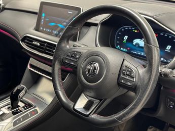 MG MG HS 1.5 T-GDI 16.6kWh Trophy Auto Euro 6 (s/s) 5dr