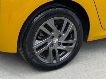 Peugeot 208 1.2 PureTech Active Premium EAT Euro 6 (s/s) 5dr