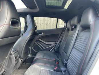 Mercedes-Benz GLA 2.1 GLA220 CDI AMG Line 7G-DCT 4MATIC Euro 6 (s/s) 5dr