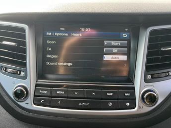 Hyundai TUCSON 2.0 CRDi SE Nav Auto 4WD Euro 6 5dr