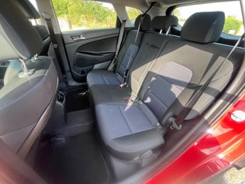 Hyundai TUCSON 2.0 CRDi SE Nav Auto 4WD Euro 6 5dr