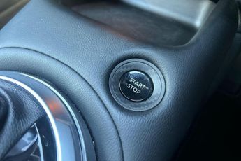 Nissan Juke 1.6 Hybrid Tekna 5dr Auto