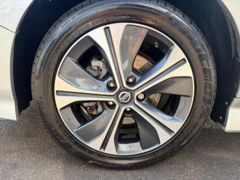 Nissan Leaf 40kWh N-Connecta Auto 5dr
