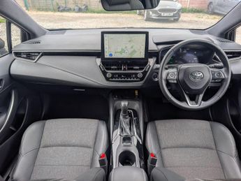 Toyota Corolla 1.8 VVT-h Design CVT Euro 6 (s/s) 5dr