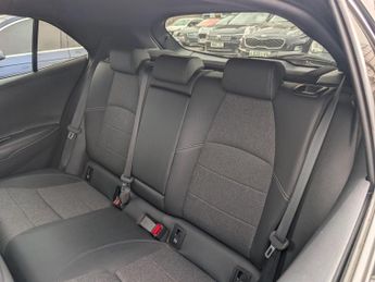 Toyota Corolla 1.8 VVT-h Design CVT Euro 6 (s/s) 5dr
