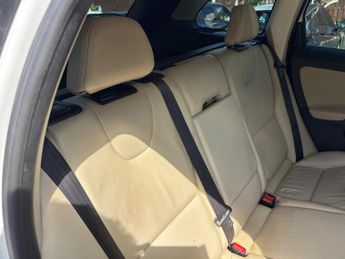 Volvo XC60 2.4 D5 SE Lux Nav Geartronic AWD Euro 5 5dr